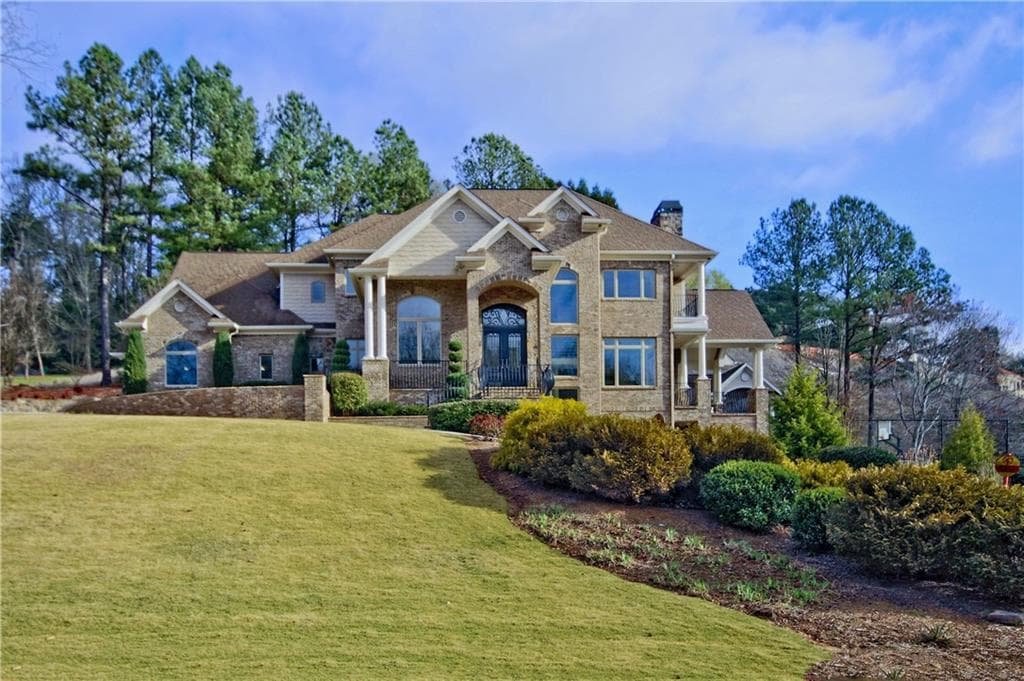 5 bedroom single family residence sold at 809 Atlanta Country Club Drive, Marietta, GA 30067