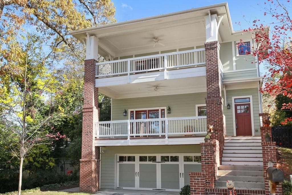 4 bedroom, 3,748 sq ft single family residence sold at 563 Woodall Avenue, Atlanta, GA 30306