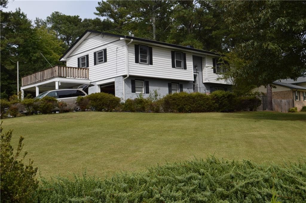 398 Foxfire Drive, Smyrna, GA 30082 — most recent listing photo