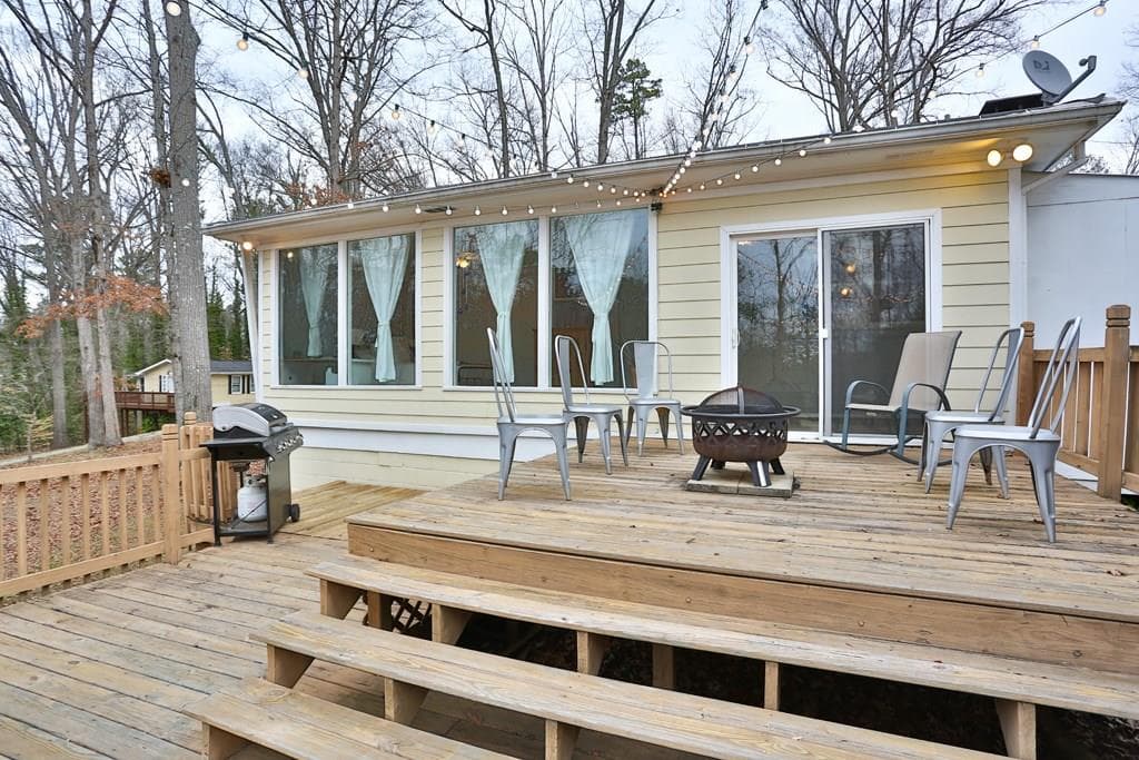 2 bedroom, 1,226 sq ft single family residence sold at 6410 Tuggle Drive, Buford, GA 30518