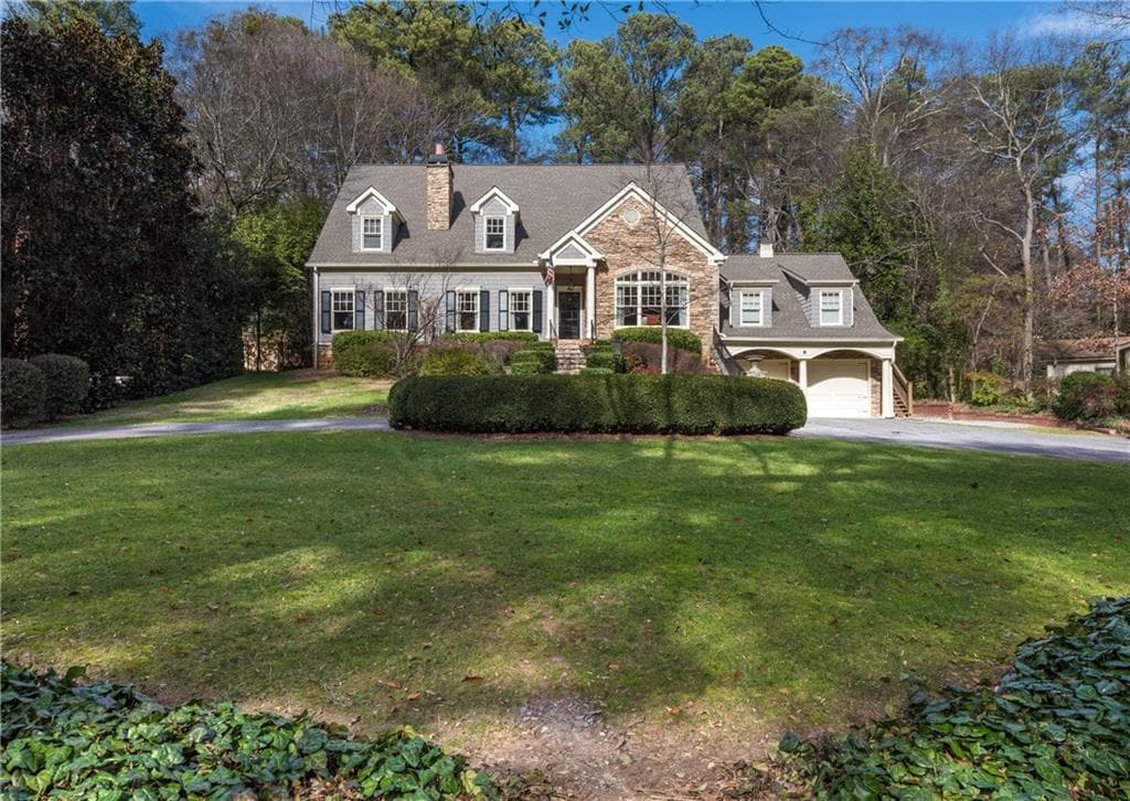6 bedroom, 5,800 sq ft single family residence sold at 2813 W Roxboro Road, Atlanta, GA 30324