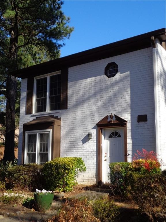3 bedroom, 1,408 sq ft townhouse sold at 670 Garden Walk Drive, Stone Mountain, GA 30083
