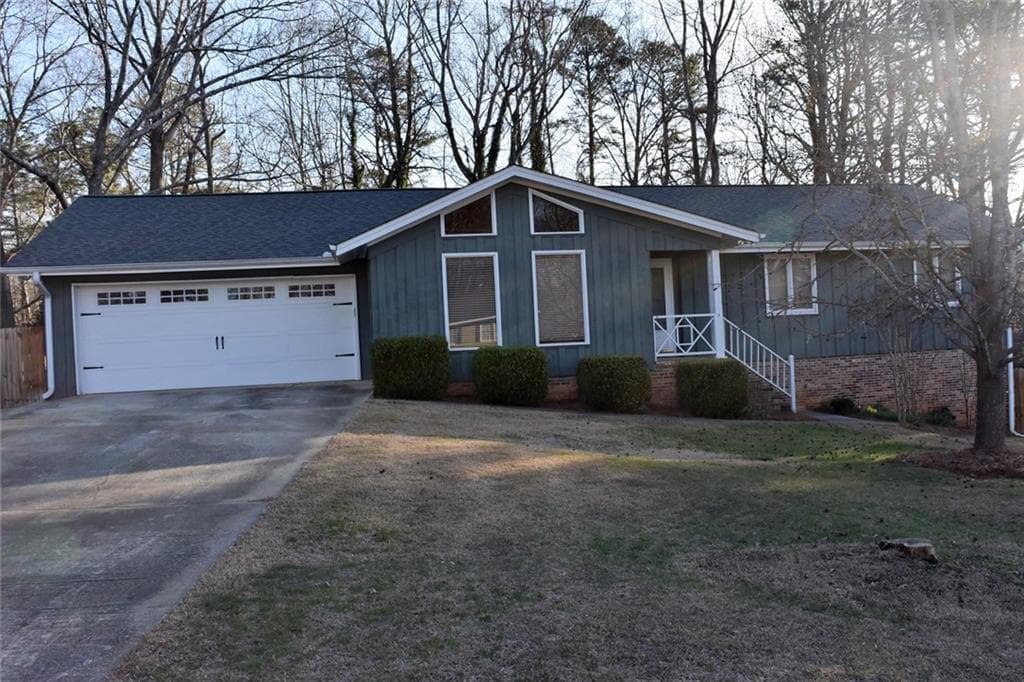 3 bedroom, 3,114 sq ft single family residence sold at 4131 Springlake Circle, Buford, GA 30519