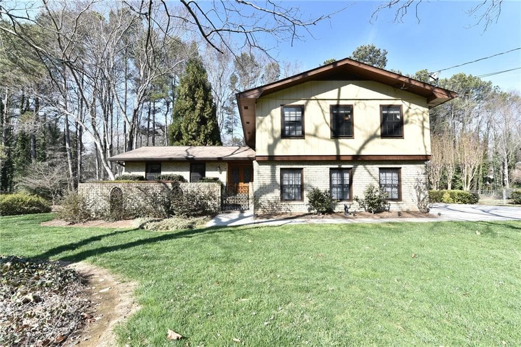 4 bedroom, 2,316 sq ft single family residence sold at 4511 W Sudbury Court, Atlanta, GA 30360