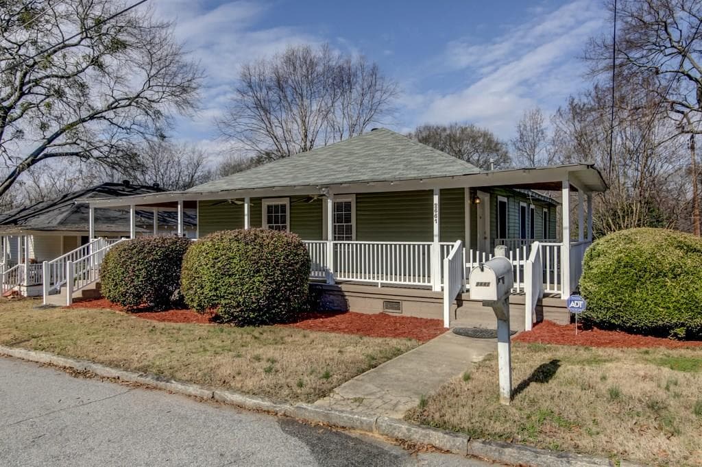 3 bedroom, 1,600 sq ft single family residence sold at 2881 Fabin Street, Atlanta, GA 30318