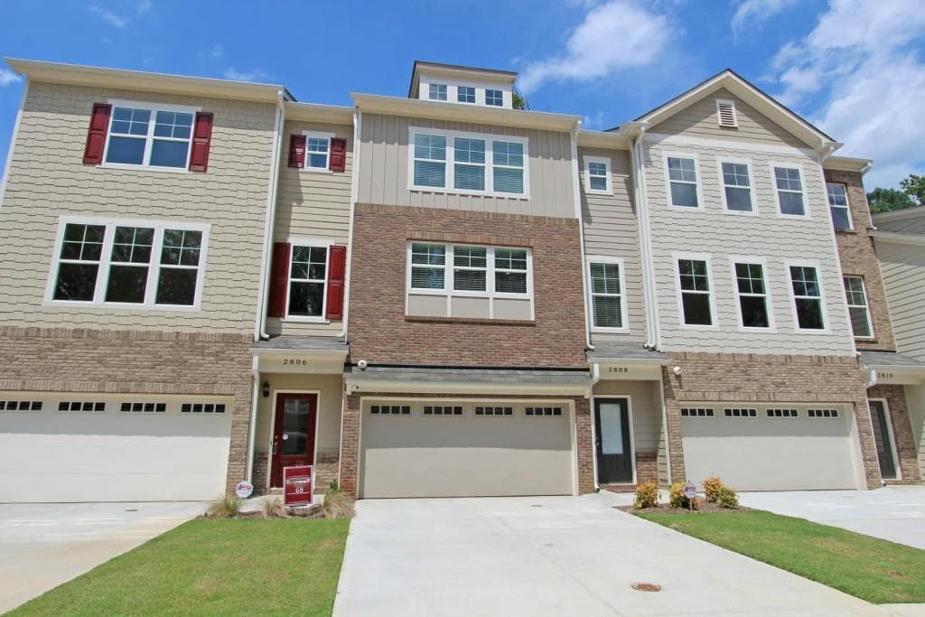2813 White Oak Lane, Decatur, GA 30032 — most recent listing photo