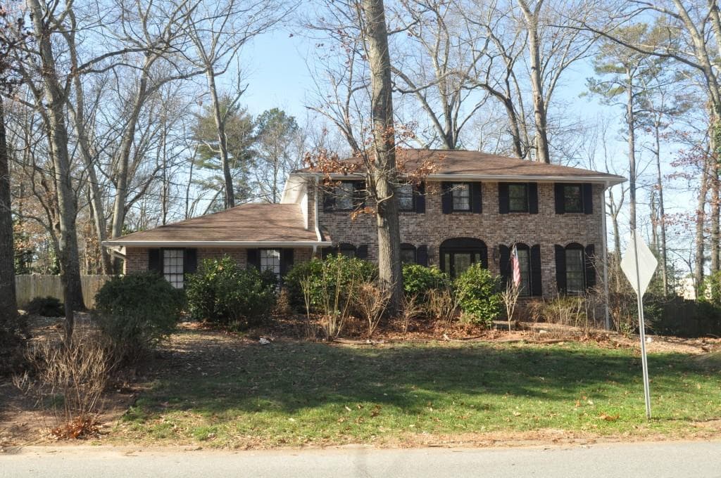4 bedroom, 2,446 sq ft single family residence sold at 5424 Saffron Drive, Dunwoody, GA 30338