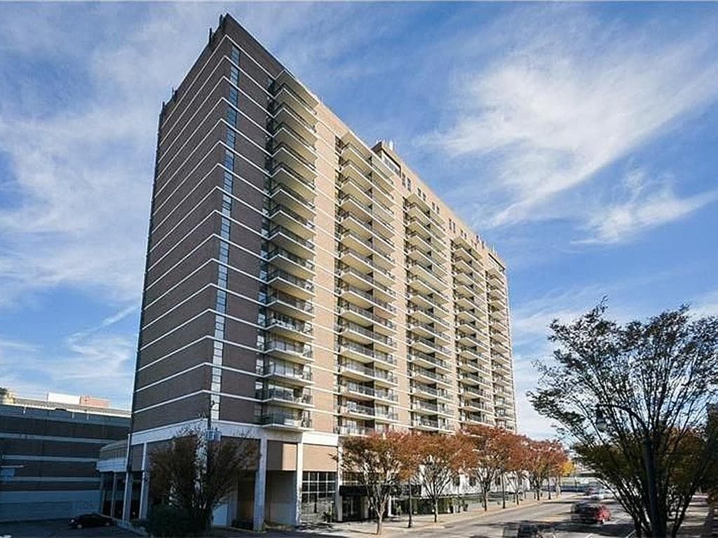 1 bedroom, 740 sq ft condominium sold at 620 Peachtree Street 514, Atlanta, GA 30308