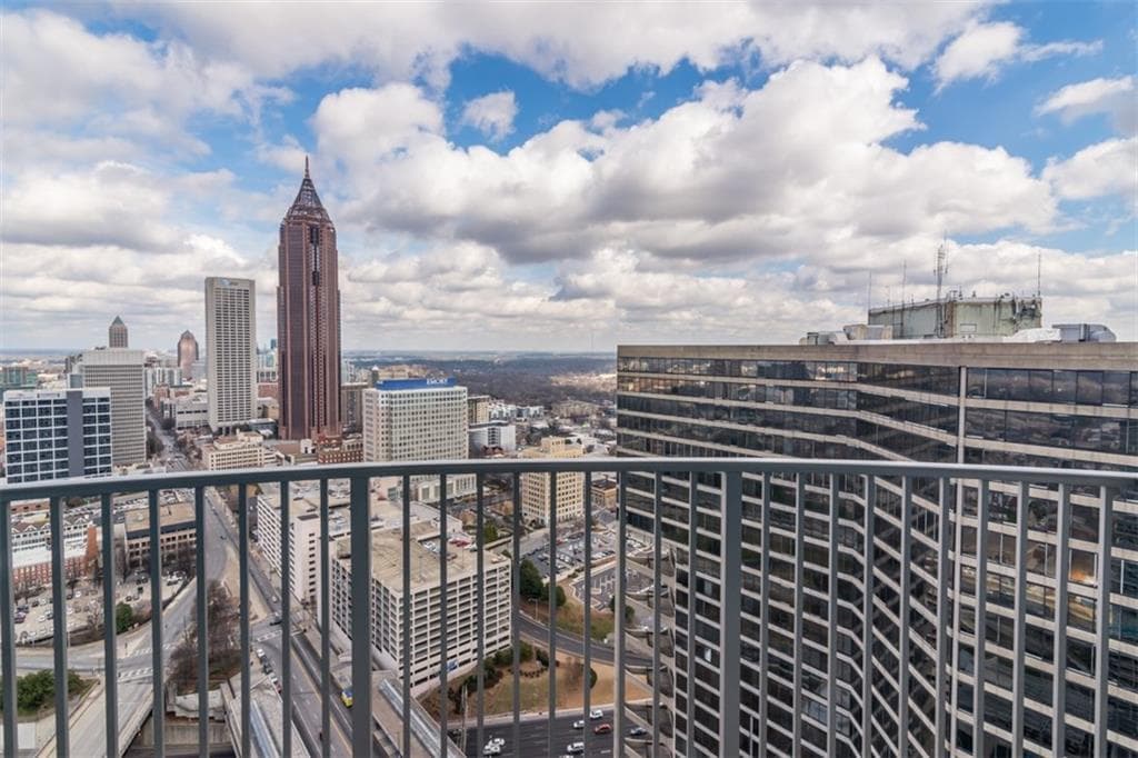 1 bedroom, 776 sq ft condominium sold at 400 W Peachtree Street 3616, Atlanta, GA 30308