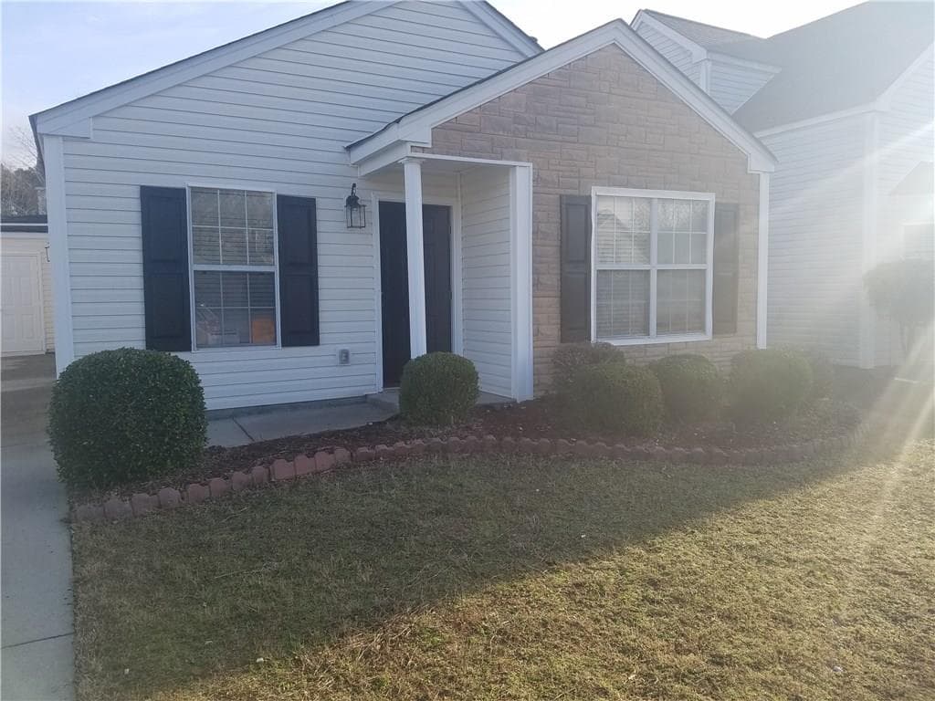 2 bedroom, 1,012 sq ft single family residence sold at 204 Patterson Close Court, Lawrenceville, GA 30044