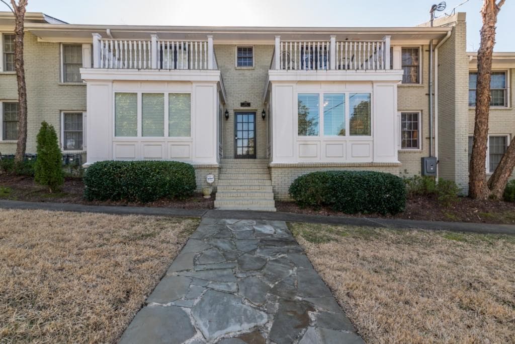 2 bedroom, 944 sq ft condominium sold at 1879 Johnson Road 4, Atlanta, GA 30306