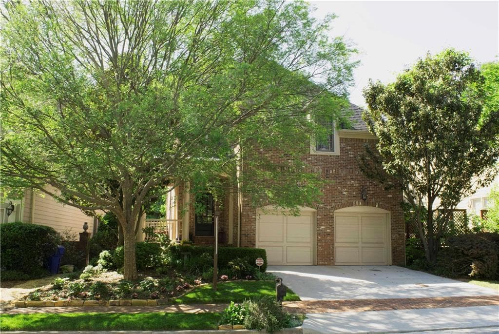 5 bedroom, 4,556 sq ft single family residence sold at 1520 Markan Drive, Atlanta, GA 30306