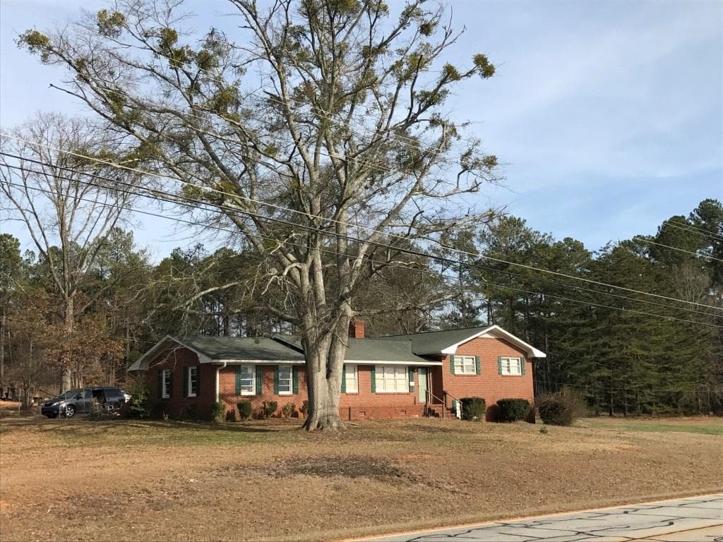 9095 Hutcheson Ferry Road, Chattahoochee Hills, GA 30268 — most recent listing photo