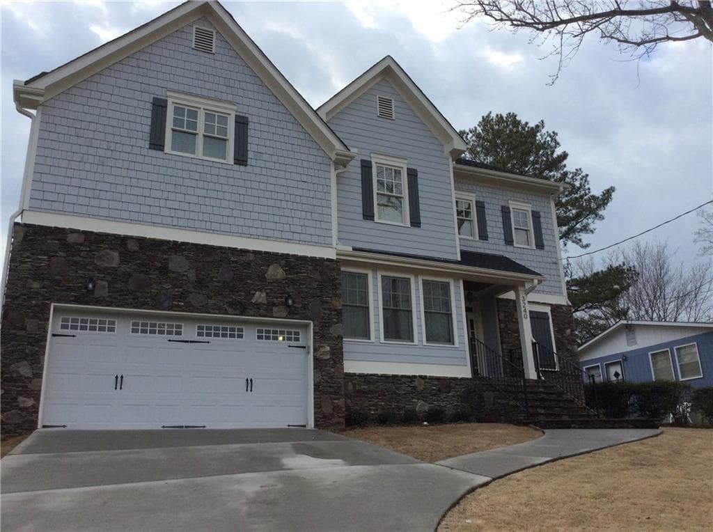 5 bedroom, 2,525 sq ft single family residence sold at 3240 Lynwood Drive, Atlanta, GA 30319