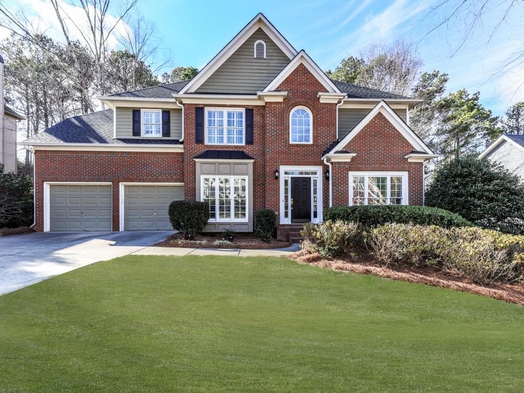 4 bedroom, 3,582 sq ft single family residence sold at 806 Hillcrest Lane, Woodstock, GA 30189