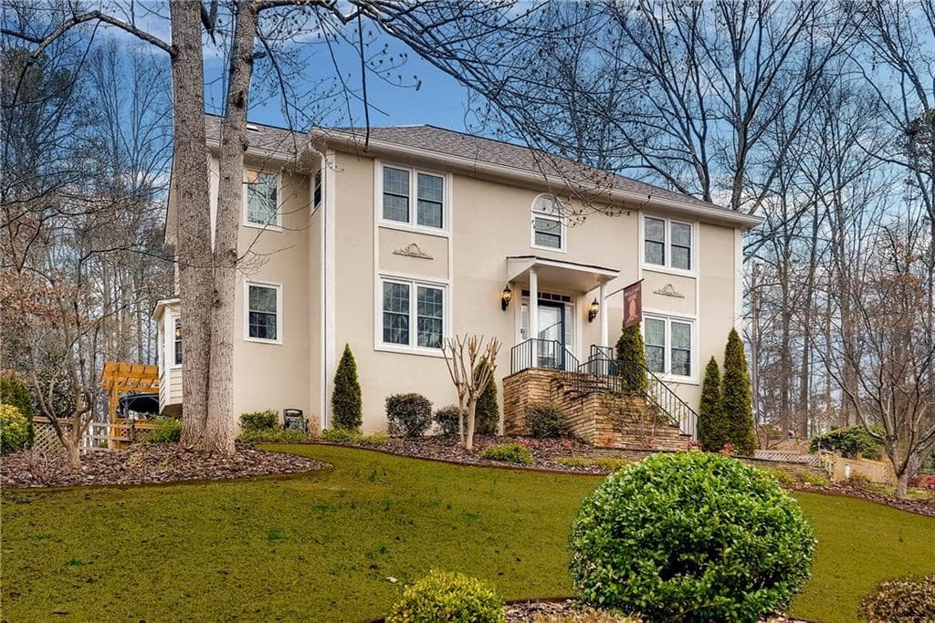 5 bedroom, 3,111 sq ft single family residence sold at 2055 Wenlok Trail, Marietta, GA 30066