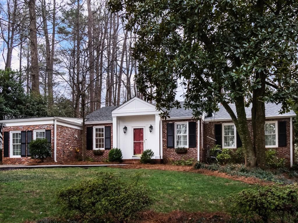3 bedroom, 1,677 sq ft single family residence sold at 425 Allison Drive, Atlanta, GA 30342