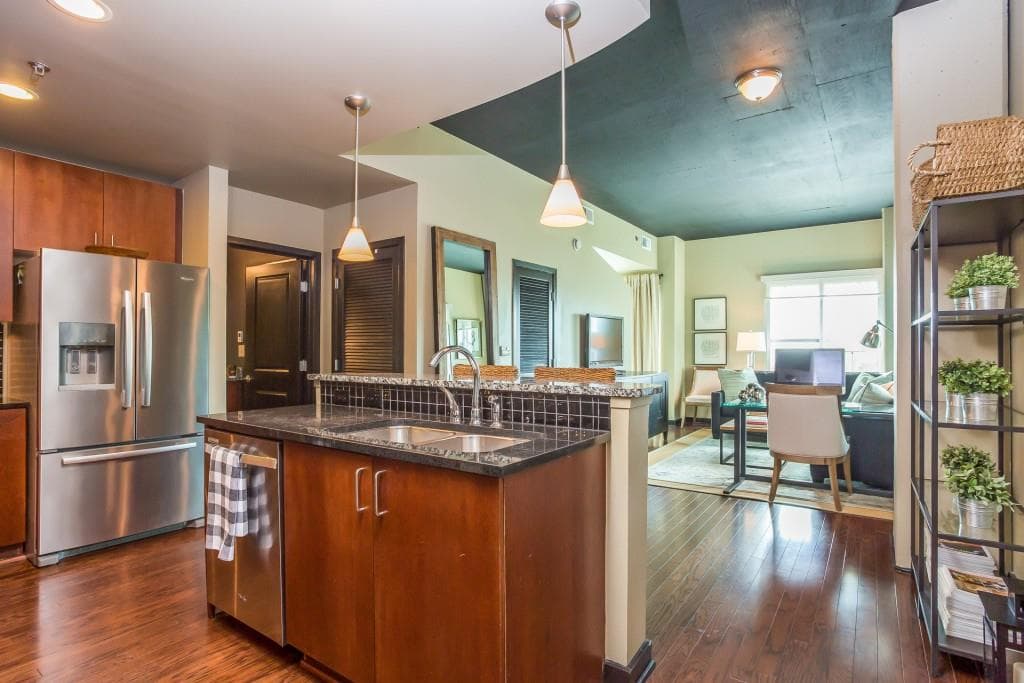 1 bedroom condominium sold at 250 Pharr Road 317, Atlanta, GA 30305