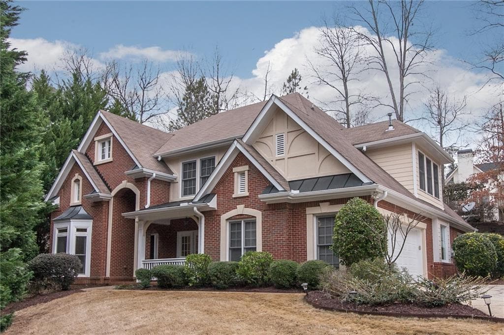 4 bedroom, 3,878 sq ft single family residence sold at 960 Carters Grove Trail, Alpharetta, GA 30022