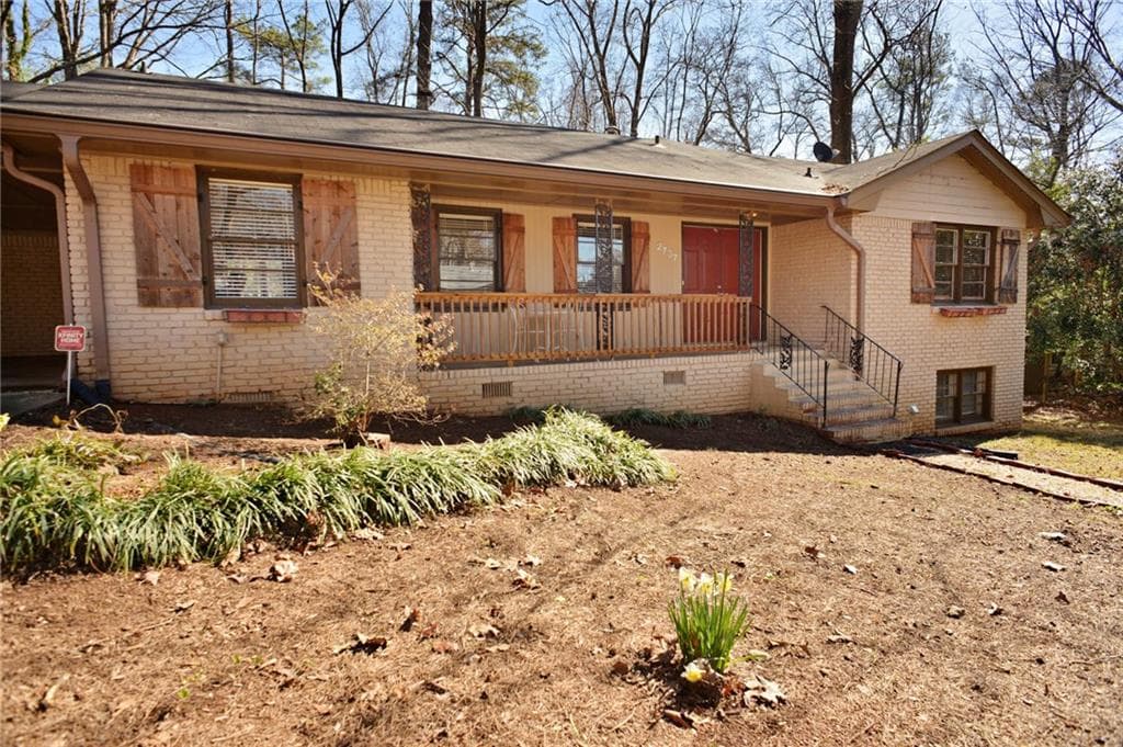 3 bedroom, 1,540 sq ft single family residence sold at 2737 Hawaii Court, Atlanta, GA 30033