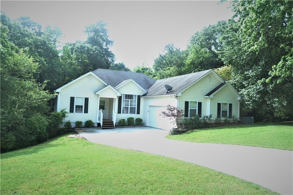 3 bedroom, 2,895 sq ft single family residence sold at 429 Creek Crossing Court, Grayson, GA 30017