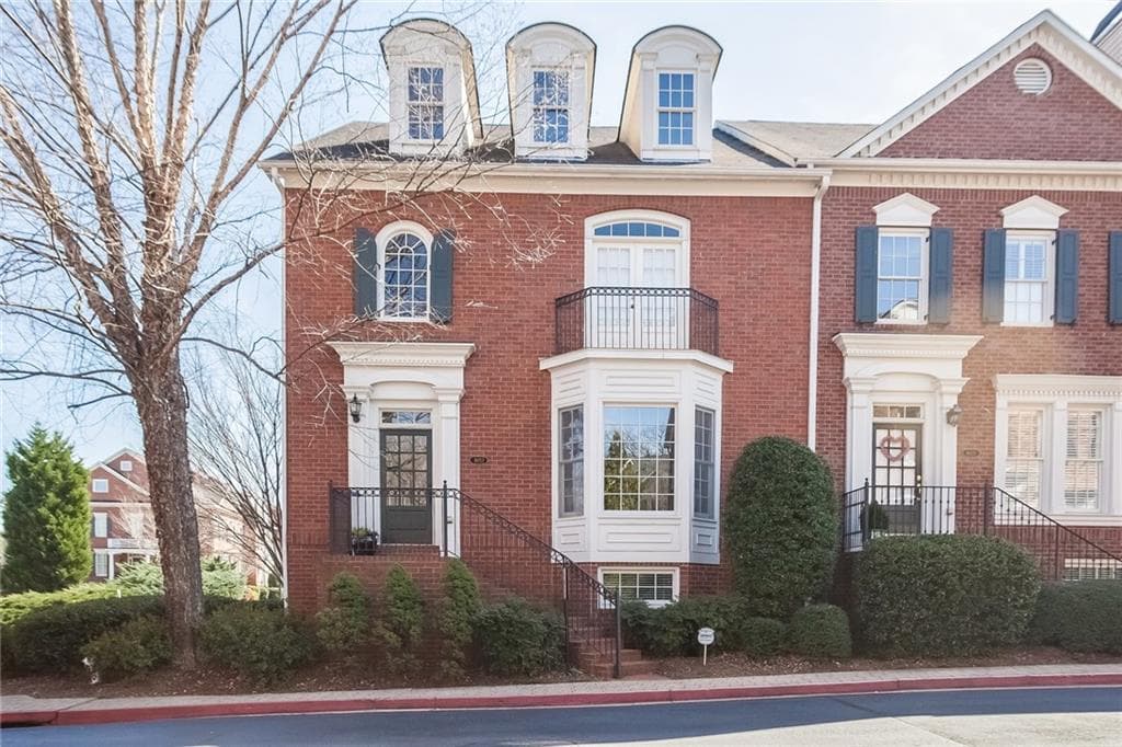 3 bedroom, 3,092 sq ft townhouse sold at 4653 Ivygate Circle, Atlanta, GA 30339