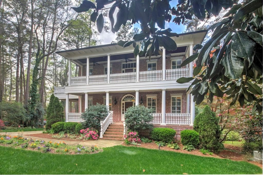 5 bedroom, 5,500 sq ft single family residence sold at 3188 Towerview Drive, Atlanta, GA 30324