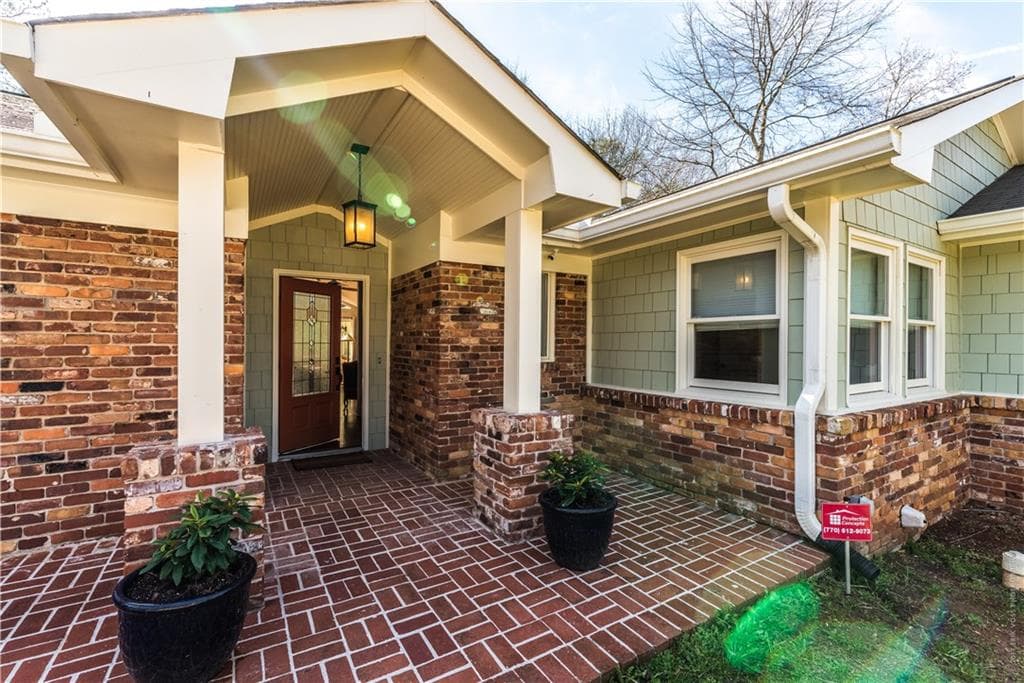 3275 Majestic Circle, Avondale Estates, GA 30002 — most recent listing photo