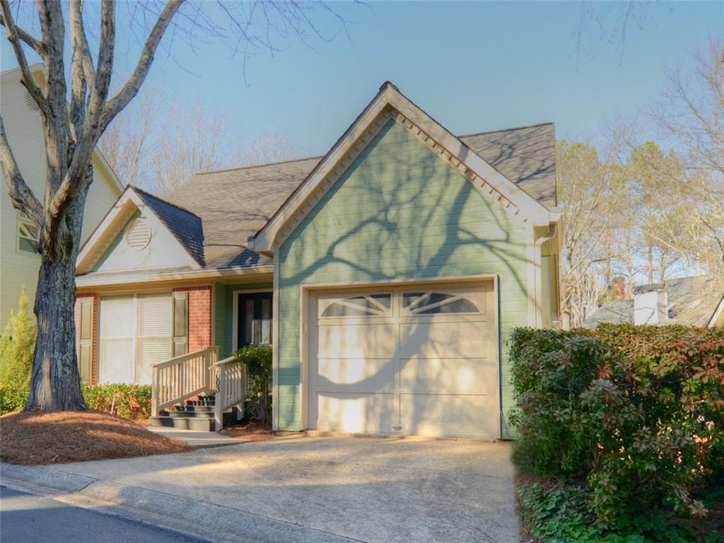 3 bedroom, 1,640 sq ft single family residence sold at 2003 Falcon Glen Court, Alpharetta, GA 30022