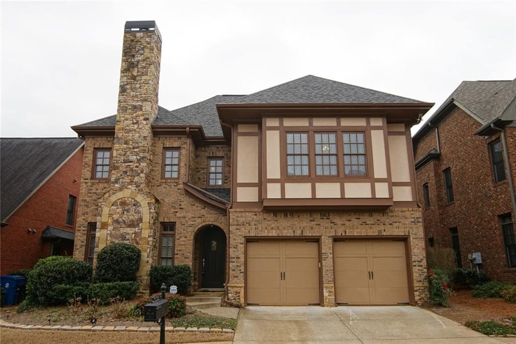 5 bedroom, 4,042 sq ft single family residence sold at 4747 Lakeway Place, Alpharetta, GA 30005