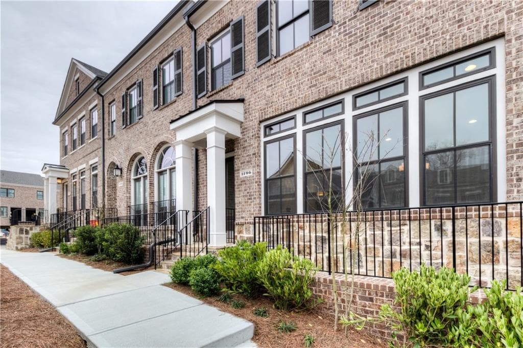 4 bedroom, 3,150 sq ft townhouse sold at 1196 Arrington Lane 26, Brookhaven, GA 30319