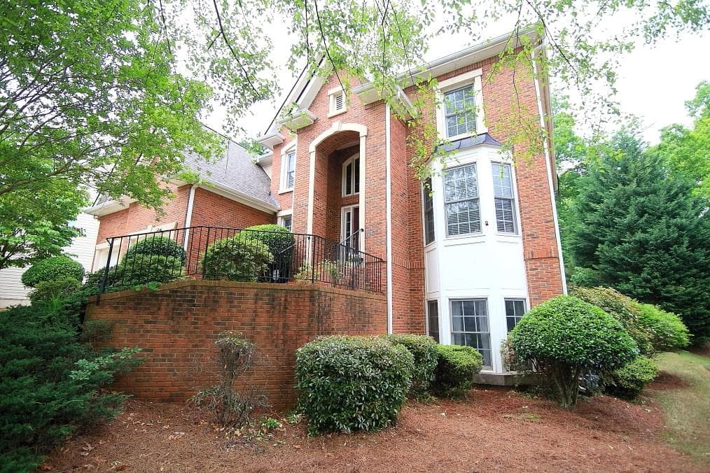 4 bedroom, 3,610 sq ft single family residence sold at 1020 Beacon Hill Crossing, Alpharetta, GA 30005