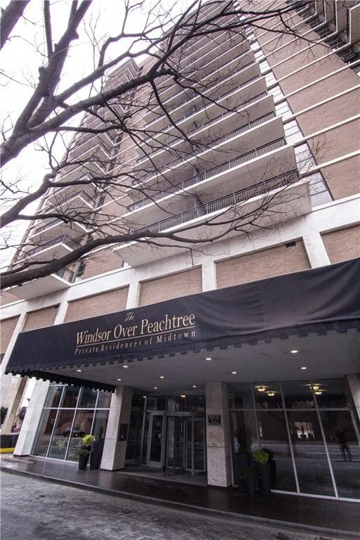 2 bedroom, 992 sq ft condominium sold at 620 Peachtree Street 806, Atlanta, GA 30308