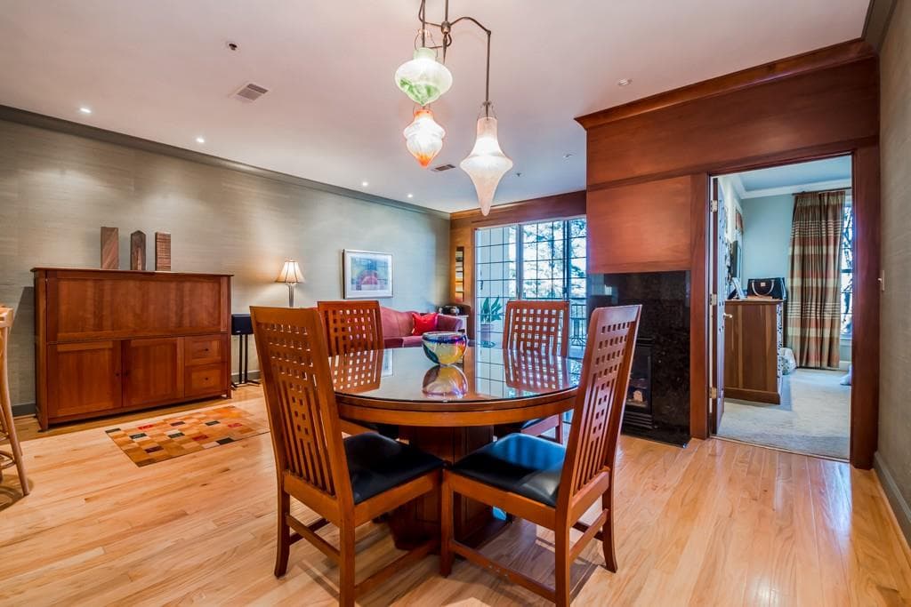 2 bedroom, 1,204 sq ft condominium sold at 3101 Howell Mill Road 205, Atlanta, GA 30327