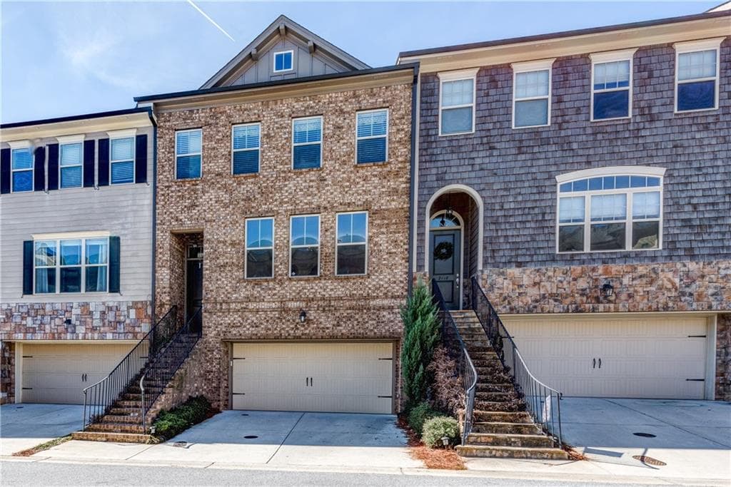 2124 W Village Lane 4, Smyrna, GA 30080 — most recent listing photo