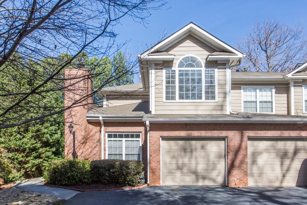 3 bedroom, 1,757 sq ft townhouse sold at 2680 Pine Tree Road 8, Atlanta, GA 30324