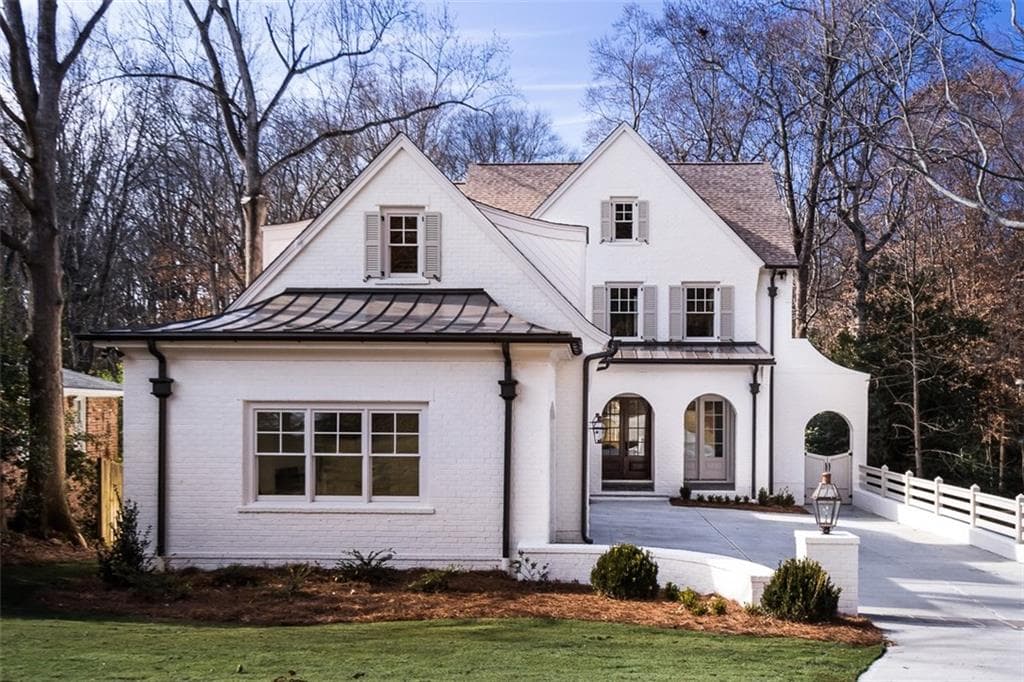 6 bedroom, 6,005 sq ft single family residence sold at 4666 E Conway Drive, Atlanta, GA 30327