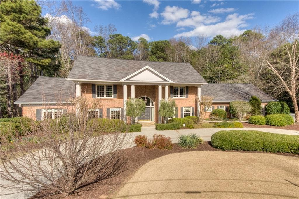 6 bedroom, 5,756 sq ft single family residence sold at 1105 Regency Road, Atlanta, GA 30327