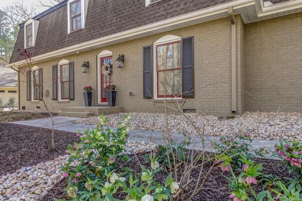 4 bedroom, 3,182 sq ft single family residence sold at 2483 Greenglade Road, Atlanta, GA 30345