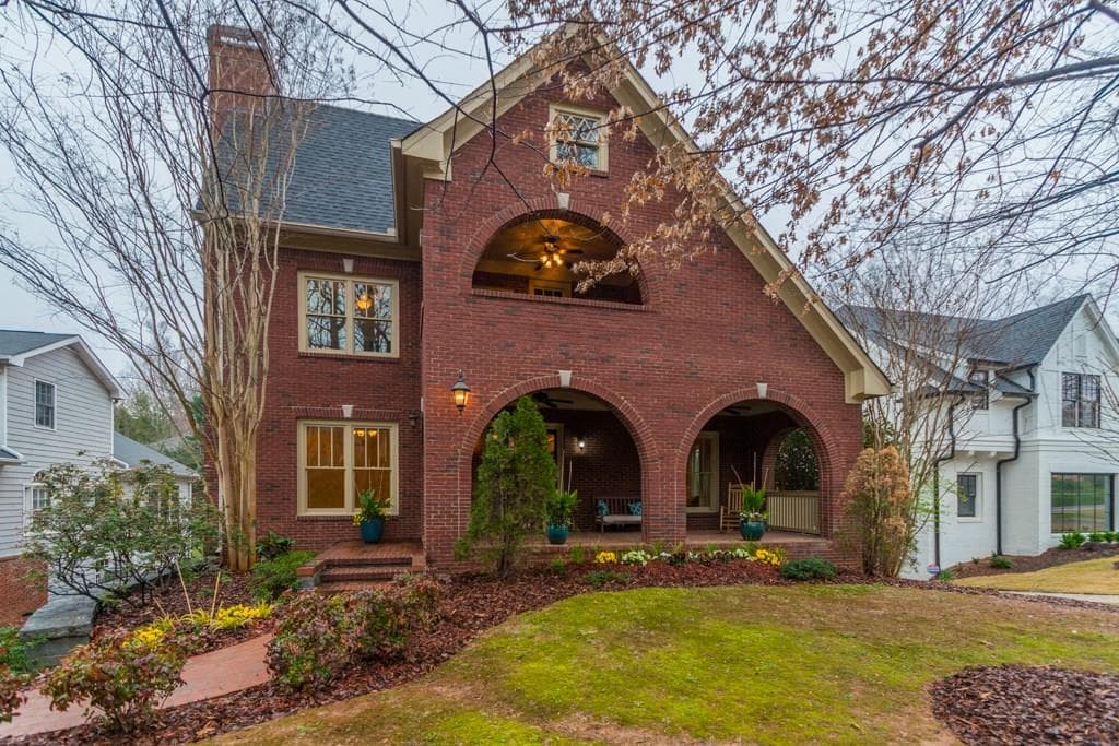 5 bedroom, 4,420 sq ft single family residence sold at 1152 Spring Valley Lane, Atlanta, GA 30306