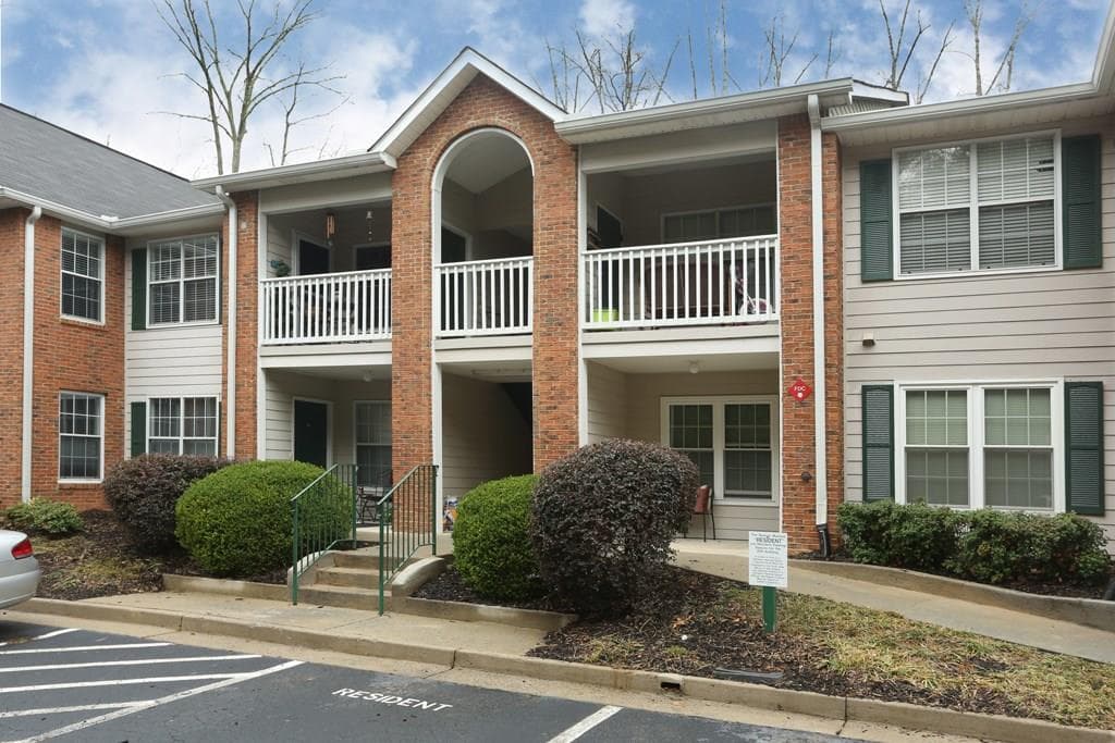 212 Streamside Drive, Roswell, GA 30076 — most recent listing photo