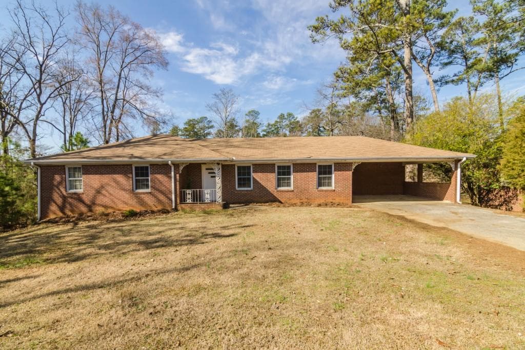 3 bedroom, 1,841 sq ft single family residence sold at 10090 N Coleman Road, Roswell, GA 30075