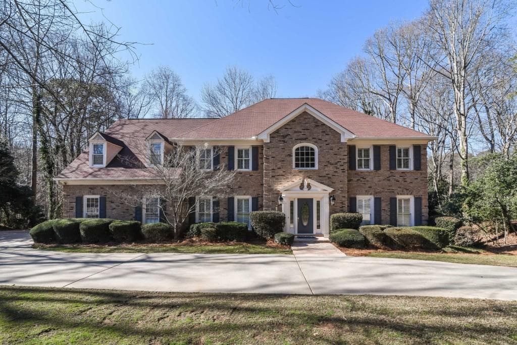 4 bedroom, 4,081 sq ft single family residence sold at 680 Bittersweet Trail, Atlanta, GA 30350
