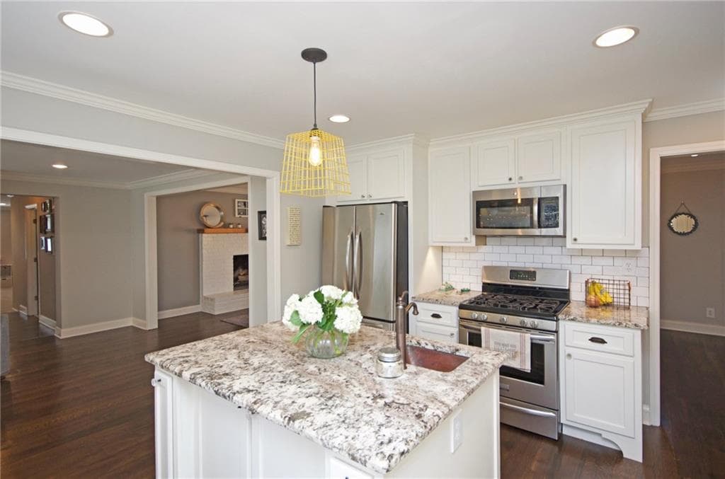 4 bedroom, 3,257 sq ft single family residence sold at 935 Wordsworth Drive, Roswell, GA 30075