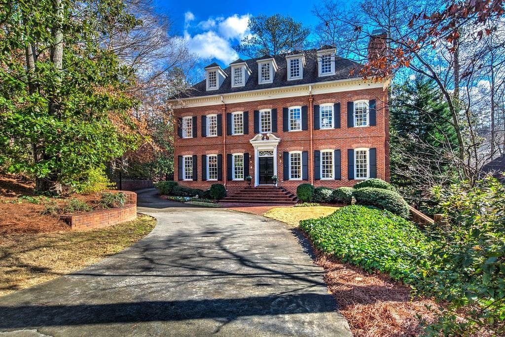 6 bedroom, 5,574 sq ft single family residence sold at 3385 Rilman Road, Atlanta, GA 30327
