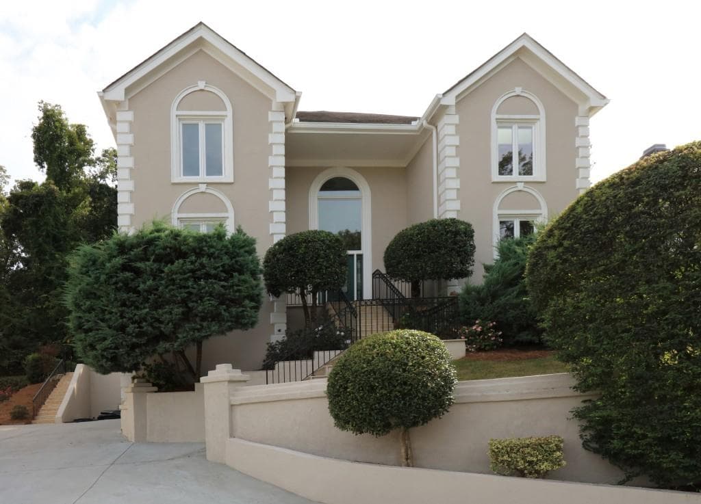 5 bedroom, 4,462 sq ft single family residence sold at 7 Wieuca Trace, Atlanta, GA 30342
