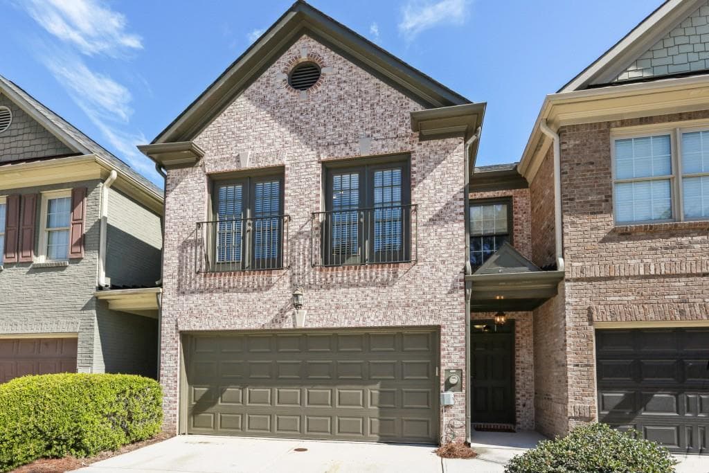 3 bedroom, 1,859 sq ft townhouse sold at 1687 Oakbrook Lake Drive, Norcross, GA 30093