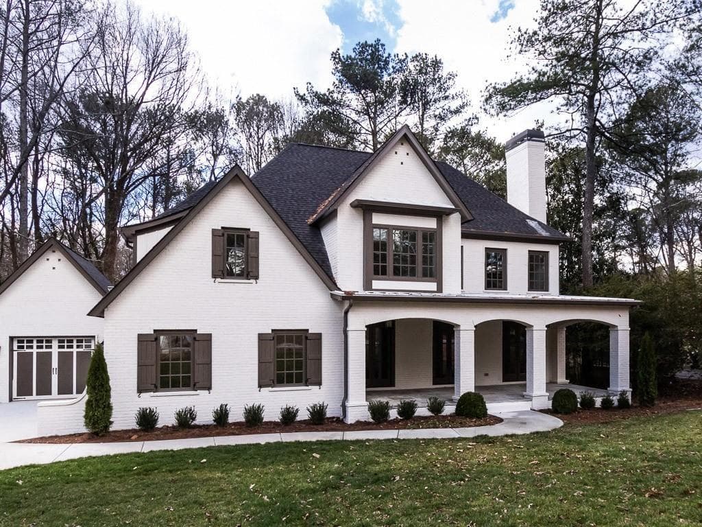 5 bedroom, 4,500 sq ft single family residence sold at 2710 Ridge Valley Road, Atlanta, GA 30327