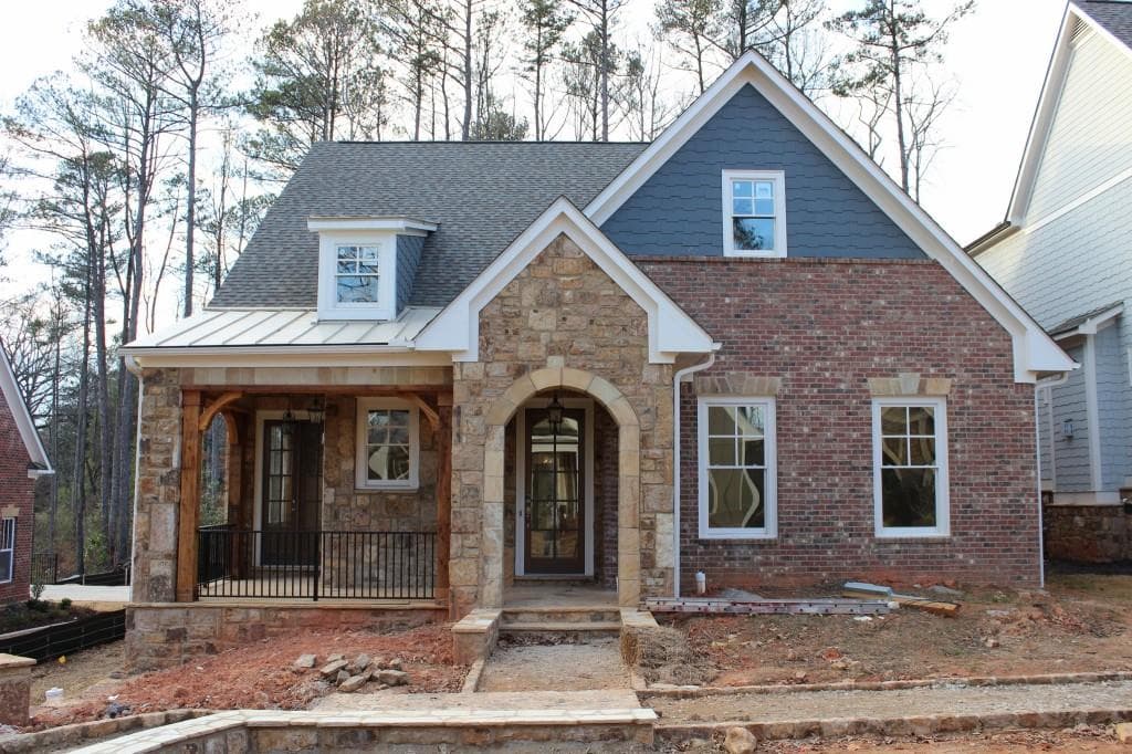 3 bedroom, 2,425 sq ft single family residence sold at 5570 Vineyard Park Trail, Norcross, GA 30071