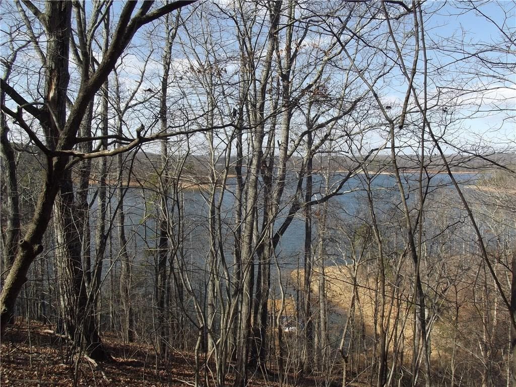 single family residence sold at 3147 Winding Lake Drive, Gainesville, GA 30504